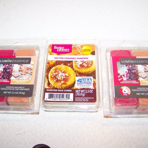 Wax Melt Burner w/3 Sets of Seasonal Wax Melts NWT - Picture 5 of 6